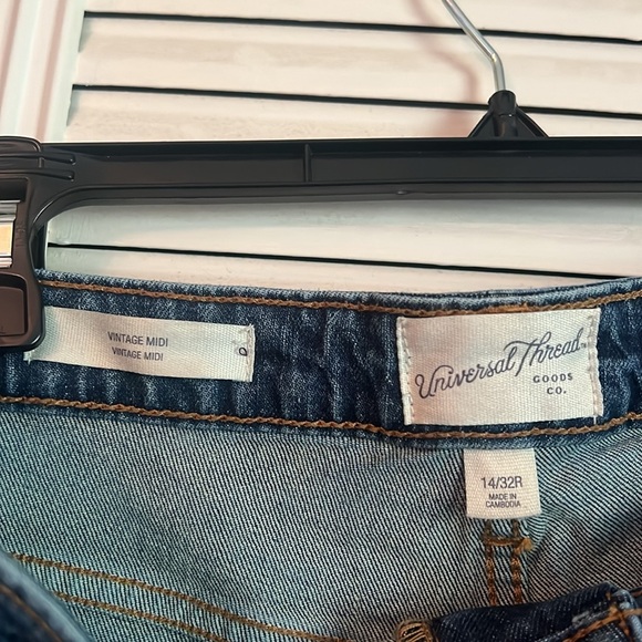 Universal Thread Shorts - Picture 4 of 4